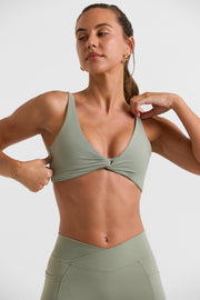 Set - Twist Bust Sports Bra in Bamboo Green